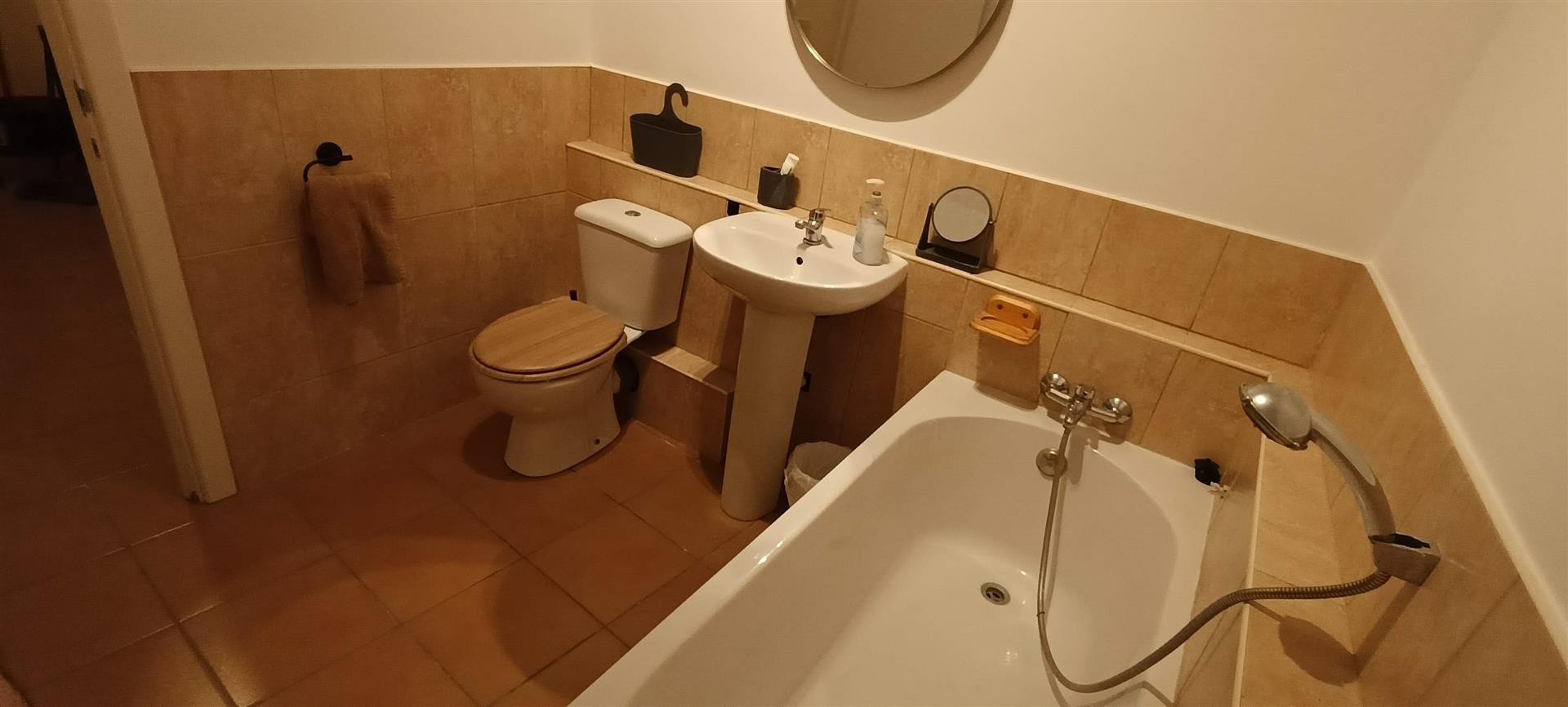 Image of Apartment - 2 Bedrooms - 2 Bathrooms for Sale in Upper Town-Gibraltar, Image 17